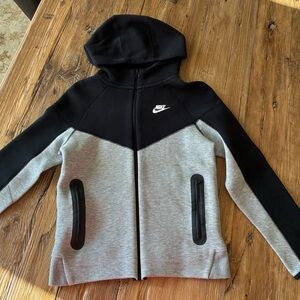 Nike Kids Black and Gray Nike tech